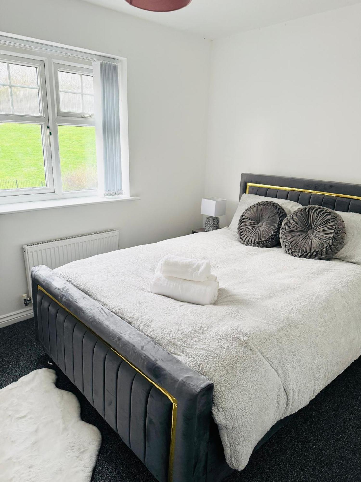 Harmony House 3 Bedroom New Build For Families, Contractors, Black Country Museum Sleeps 6 Типтон Экстерьер фото