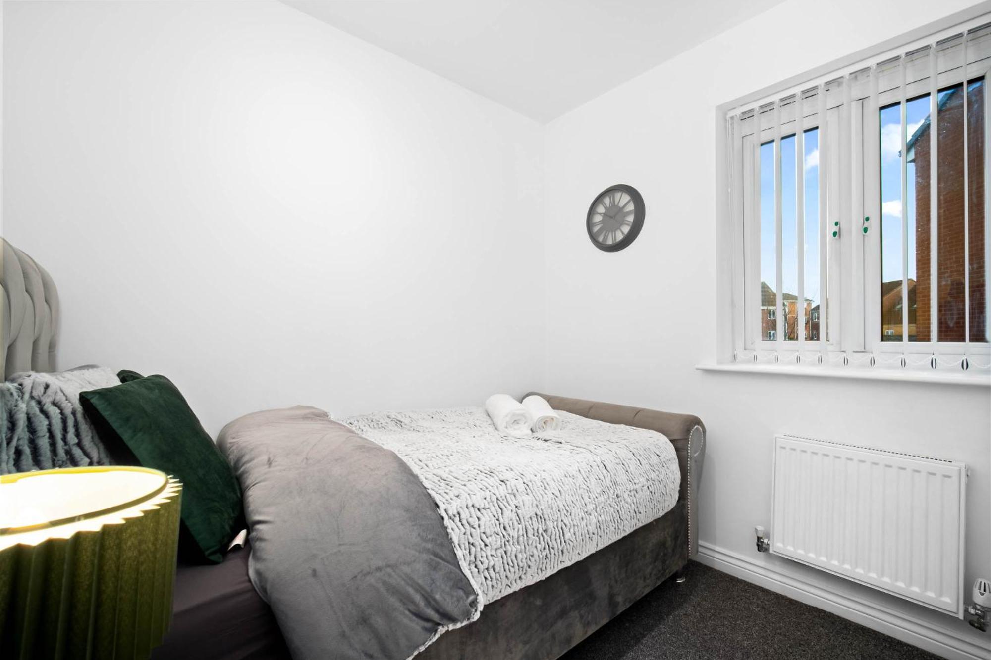 Harmony House 3 Bedroom New Build For Families, Contractors, Black Country Museum Sleeps 6 Типтон Экстерьер фото